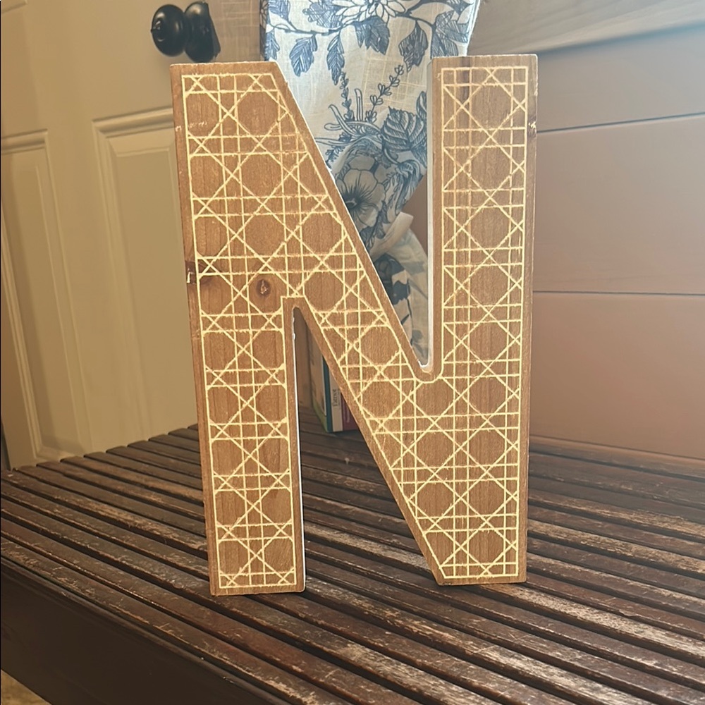 NWT Ashland “N” decor